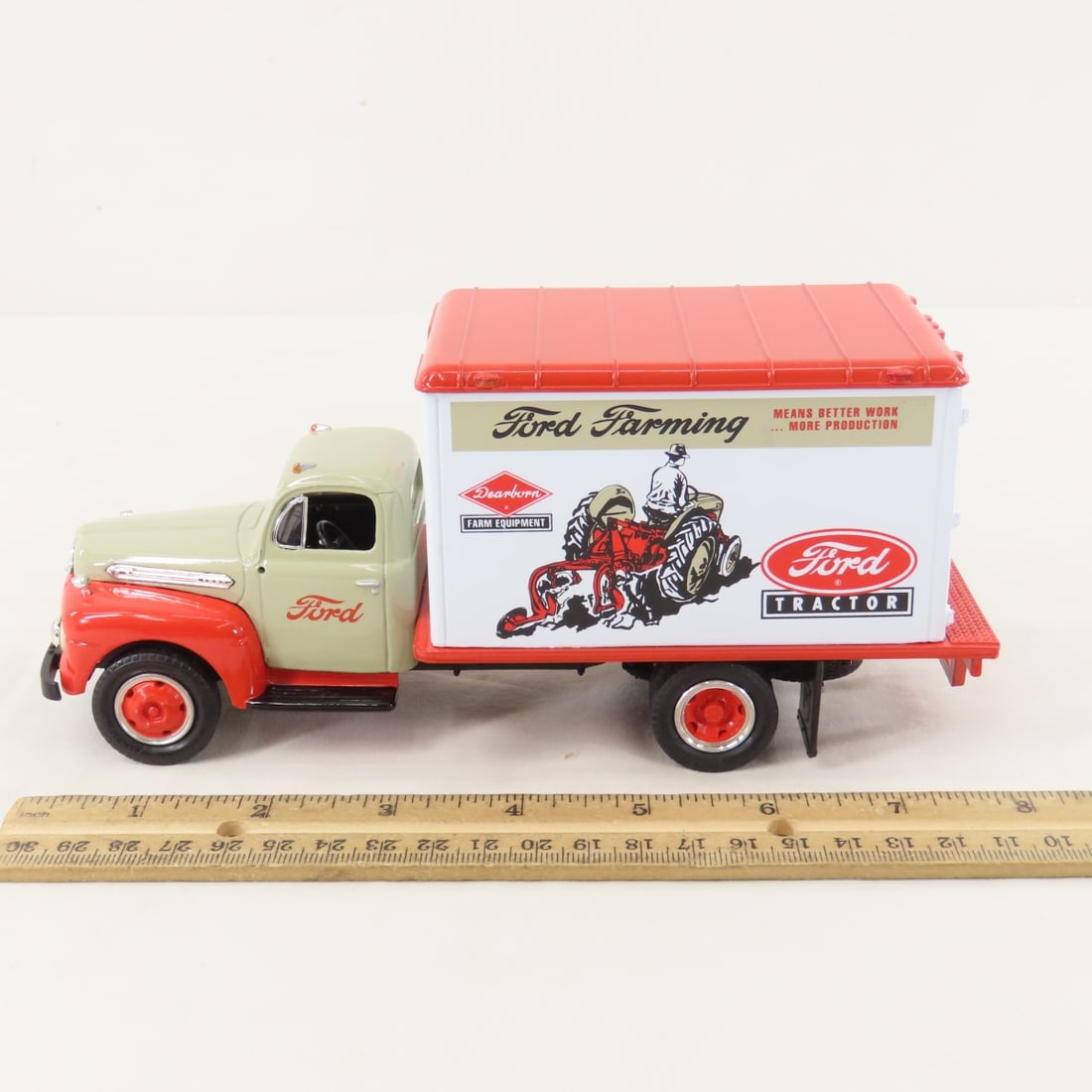 1st Gear 1:34 Dearborn 1951 Ford F-6 Dry Goods Van - 2