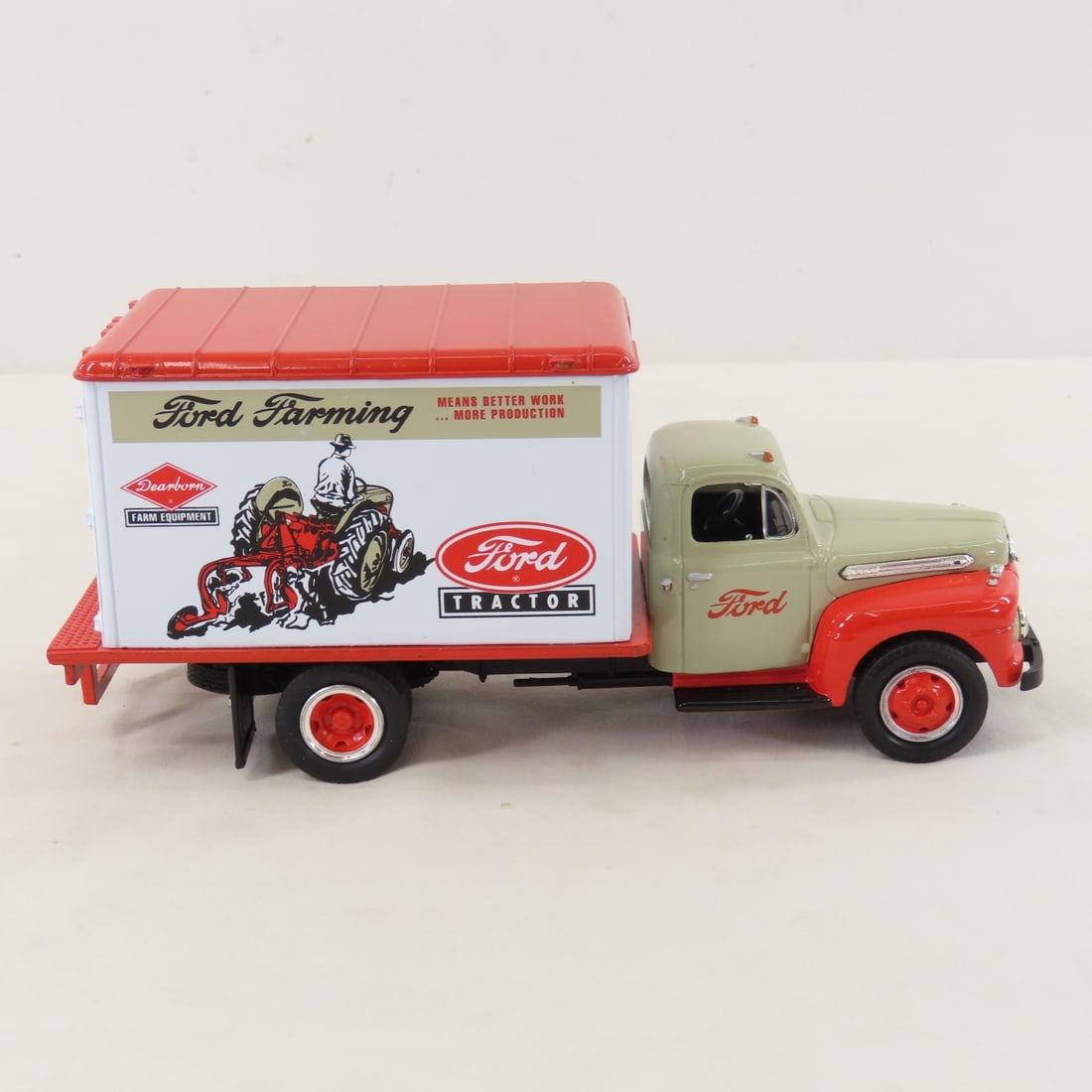 1st Gear 1:34 Dearborn 1951 Ford F-6 Dry Goods Van - 6
