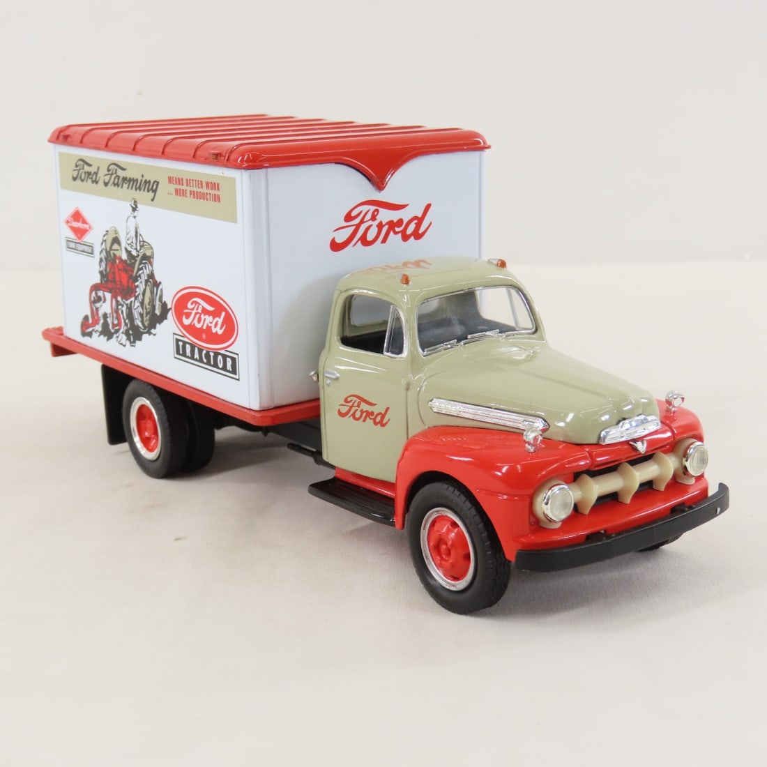 1st Gear 1:34 Dearborn 1951 Ford F-6 Dry Goods Van - 7