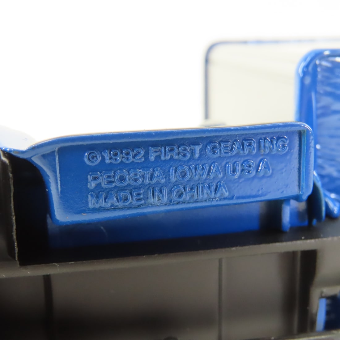 1st Gear 1:34 "Lasts Longer" Ford F6 Dry Goods Van - 11