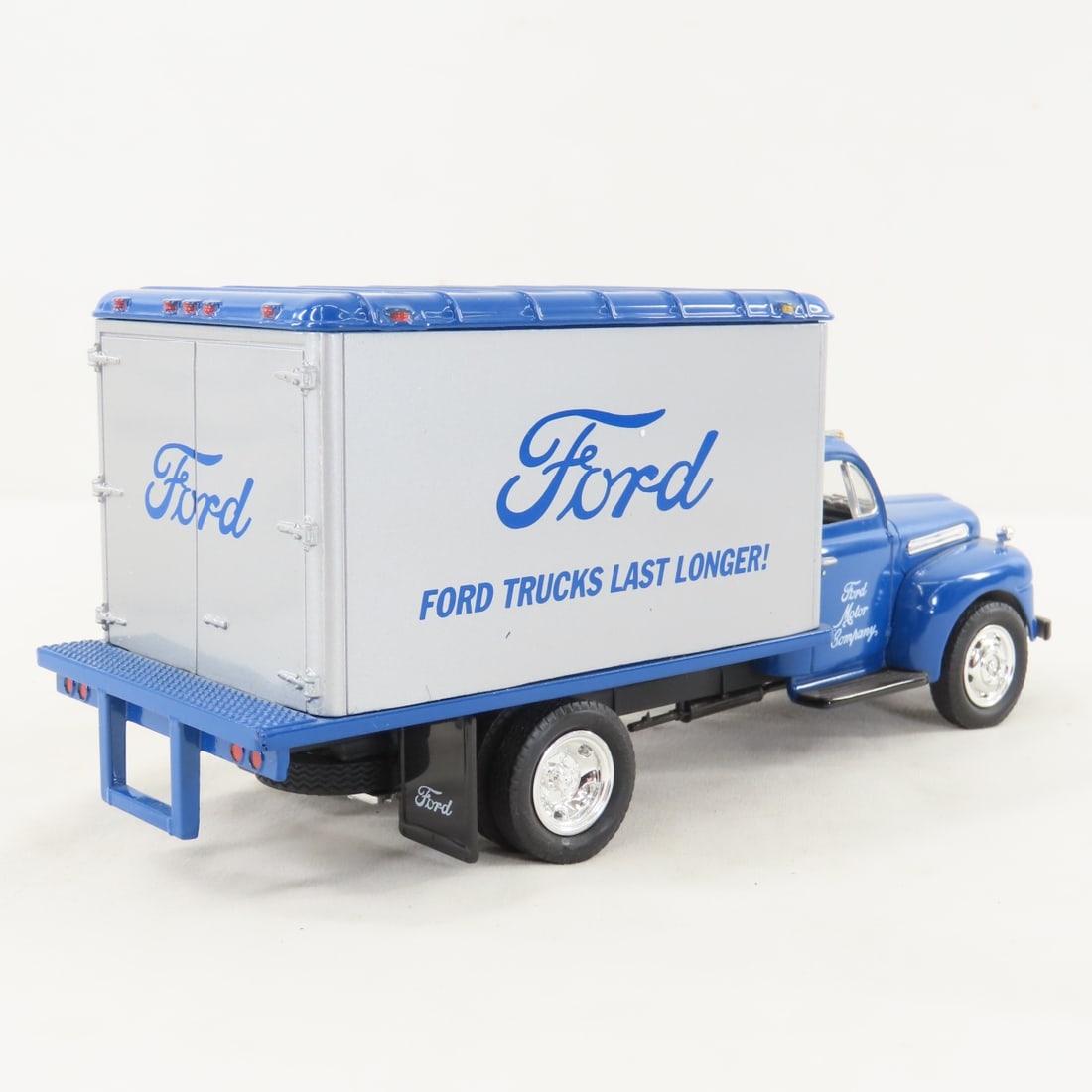 1st Gear 1:34 "Lasts Longer" Ford F6 Dry Goods Van - 5