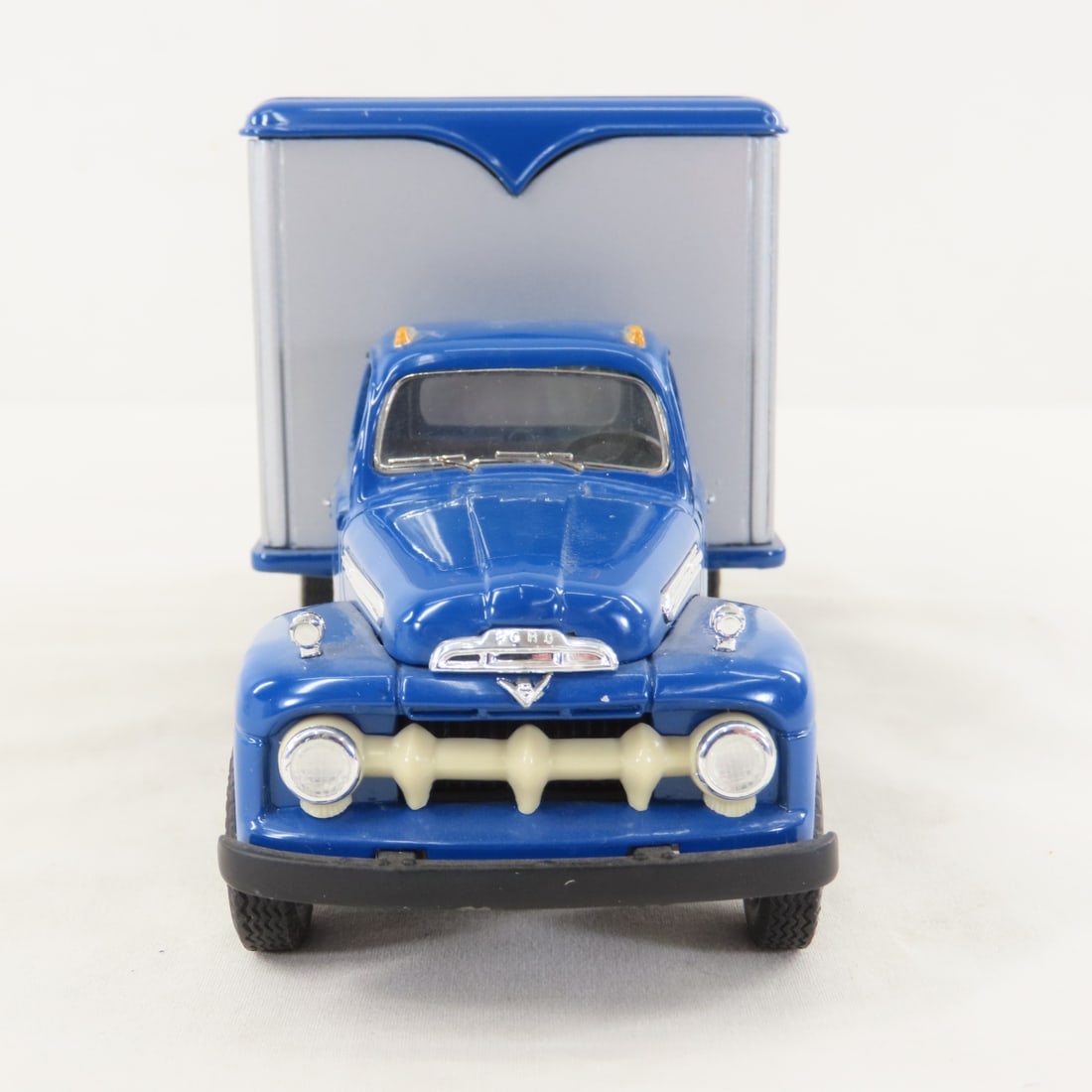 1st Gear 1:34 "Lasts Longer" Ford F6 Dry Goods Van - 8