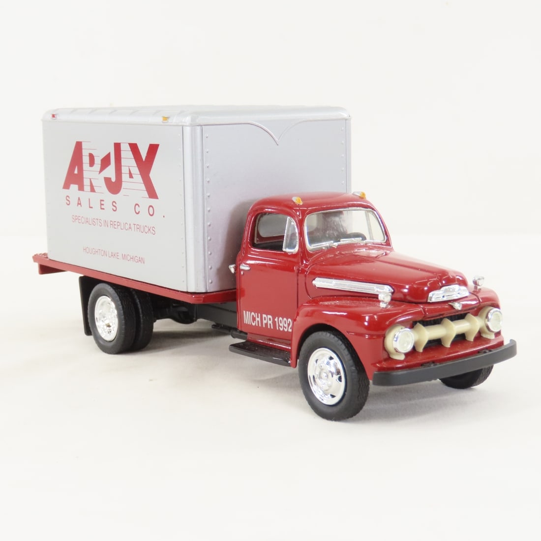 1st Gear 1:34 ARJAY 1951 Ford F6 Dry Goods Van - 7