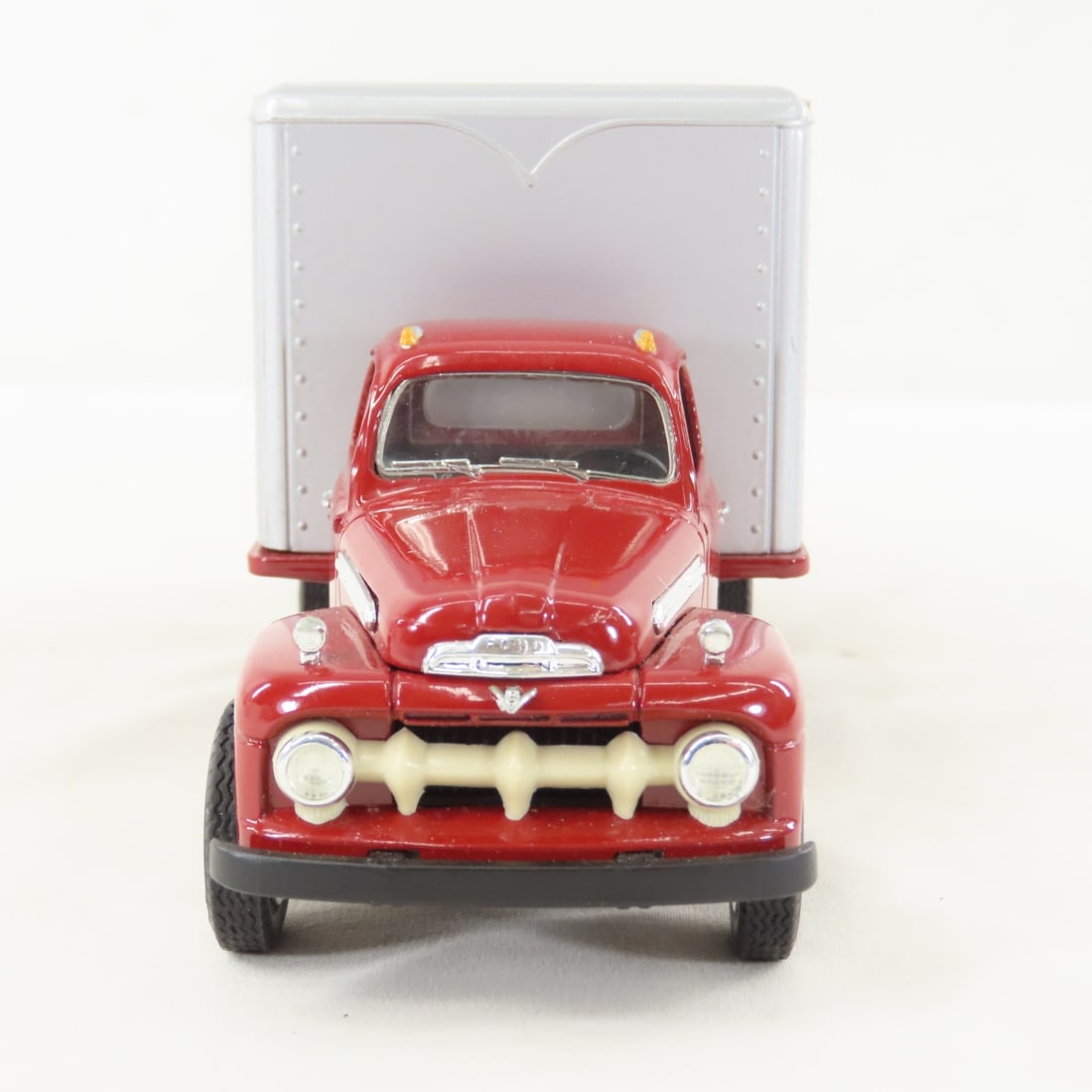 1st Gear 1:34 ARJAY 1951 Ford F6 Dry Goods Van - 8