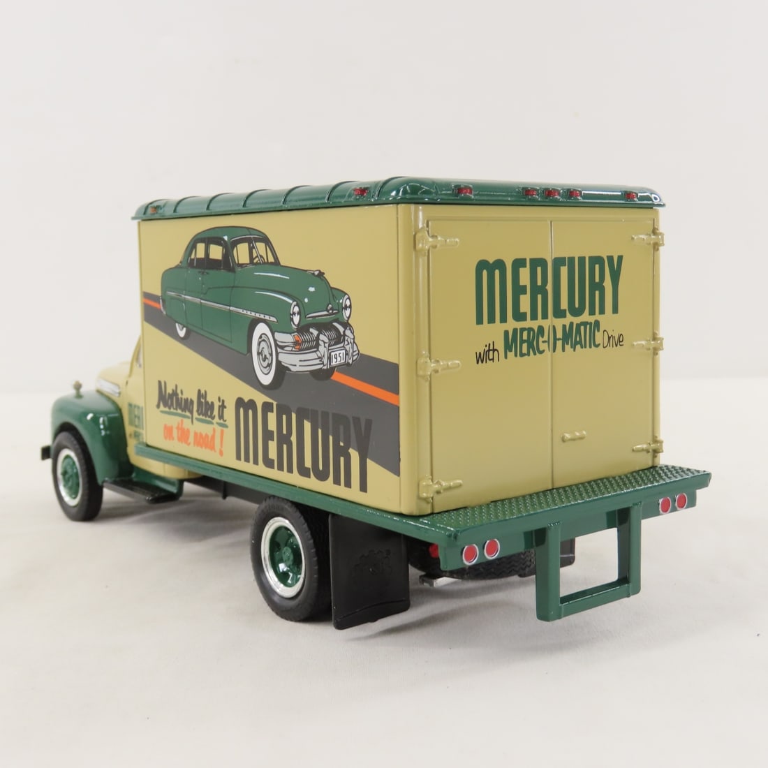 1st Gear 1:34 Merc-O-Matic Ford F6 Dry Goods Van - 3
