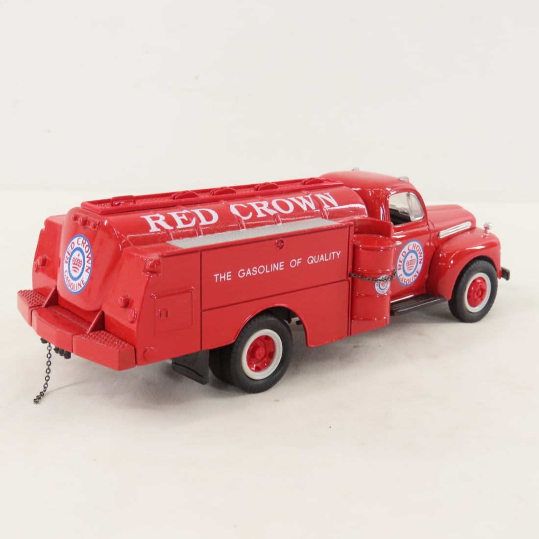 1st Gear 1:34 Red Crown 1951 Ford F6 Fuel Tanker - 5