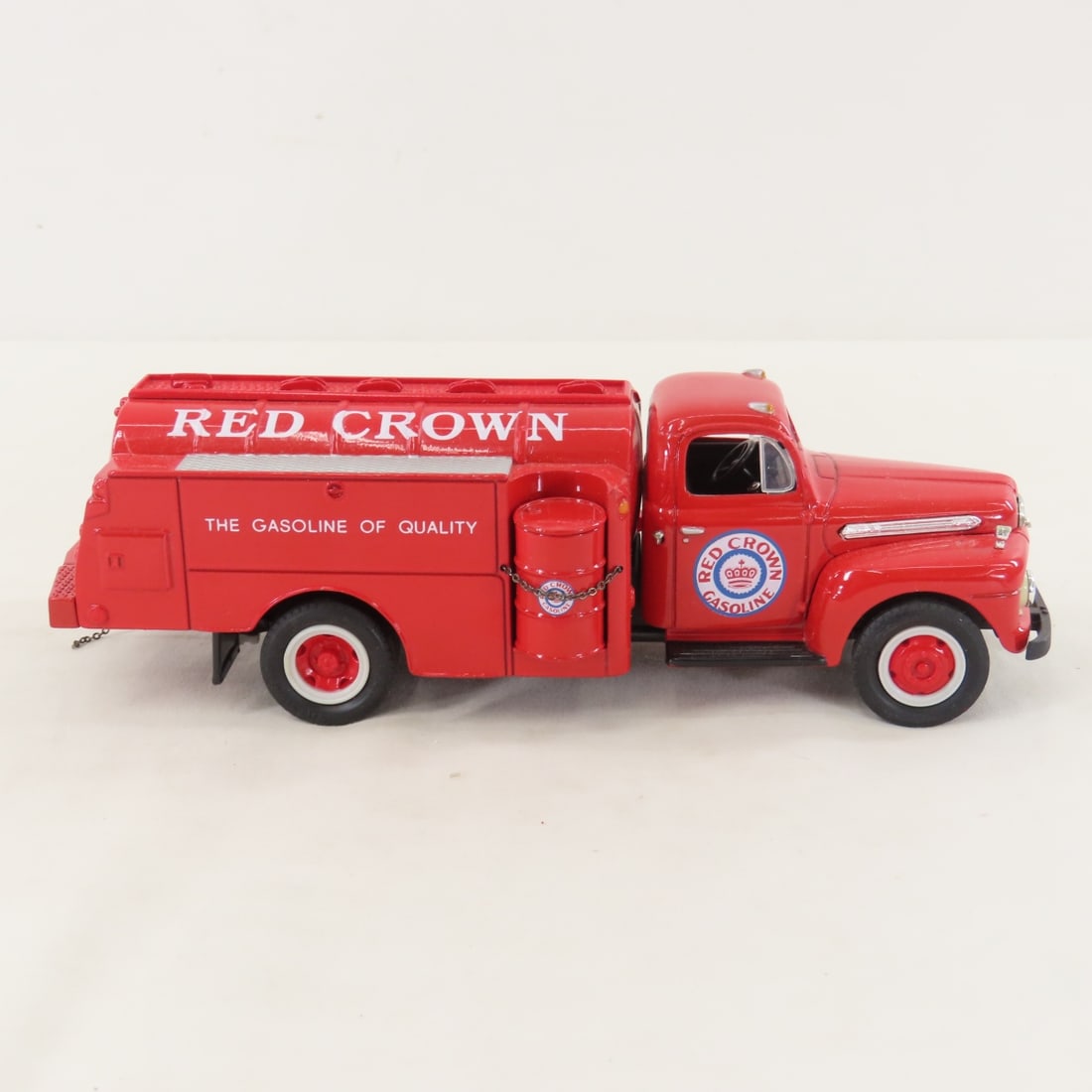 1st Gear 1:34 Red Crown 1951 Ford F6 Fuel Tanker - 6
