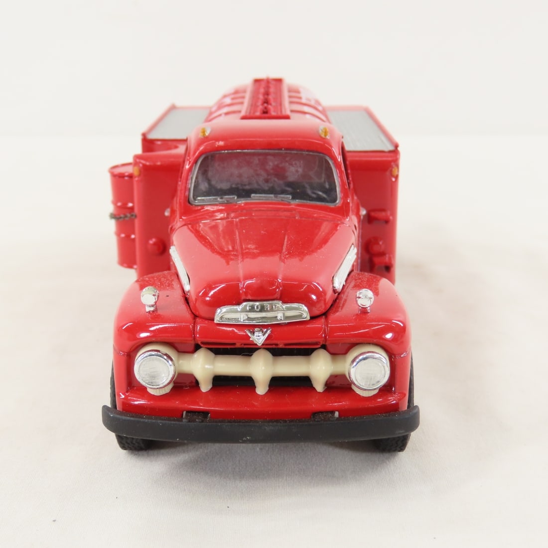 1st Gear 1:34 Red Crown 1951 Ford F6 Fuel Tanker - 8