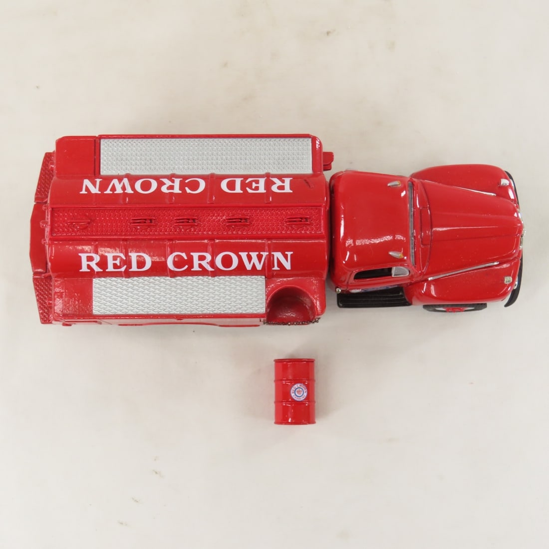 1st Gear 1:34 Red Crown 1951 Ford F6 Fuel Tanker - 9