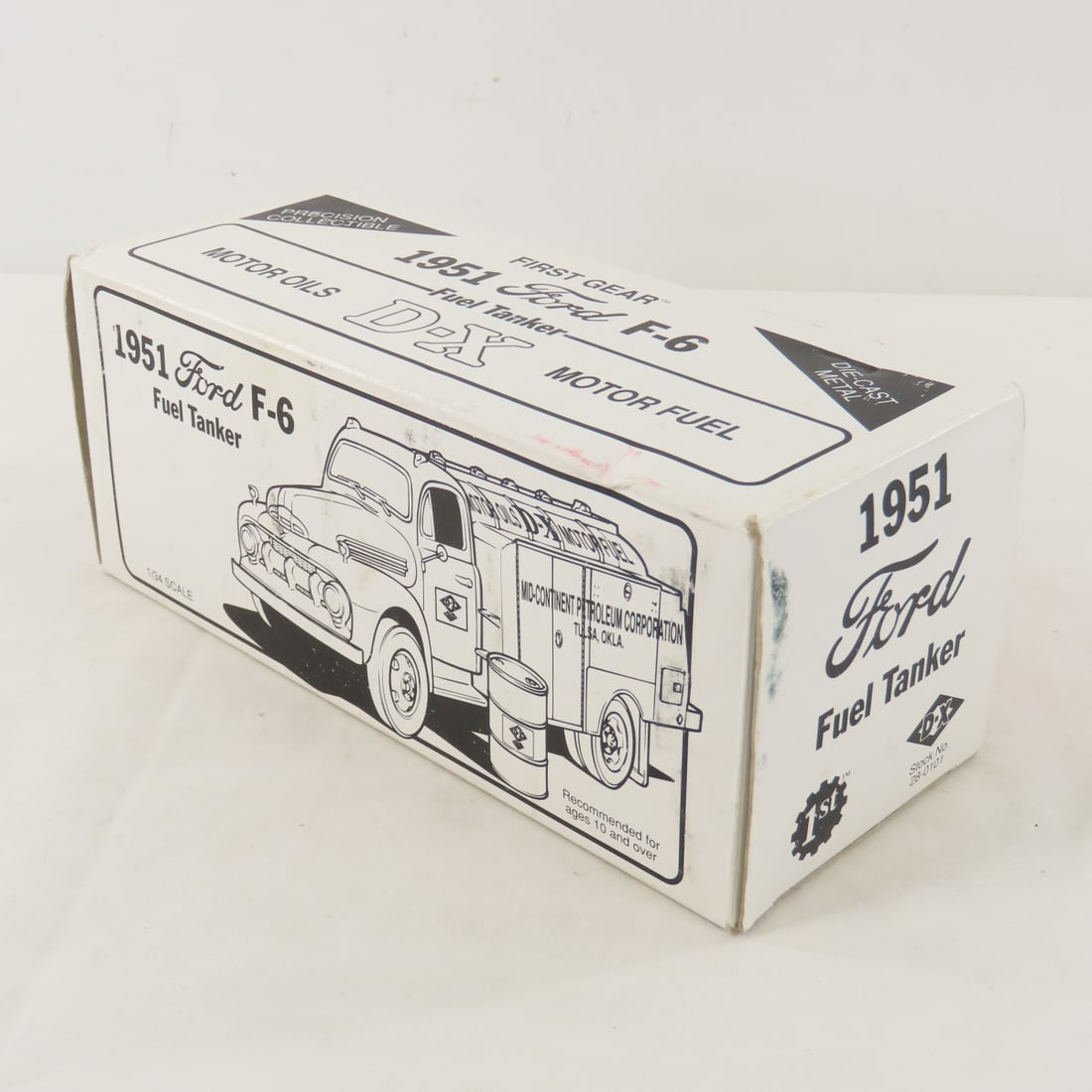 1st Gear 1:34 Mid-Continent Ford F6 Fuel Tanker - 16