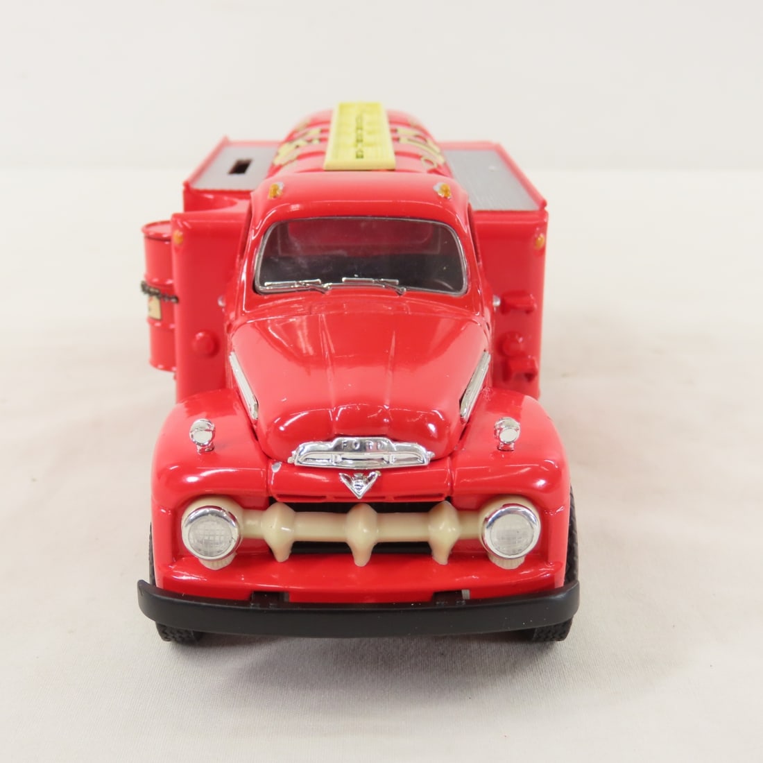 1st Gear 1:34 Mid-Continent Ford F6 Fuel Tanker - 8