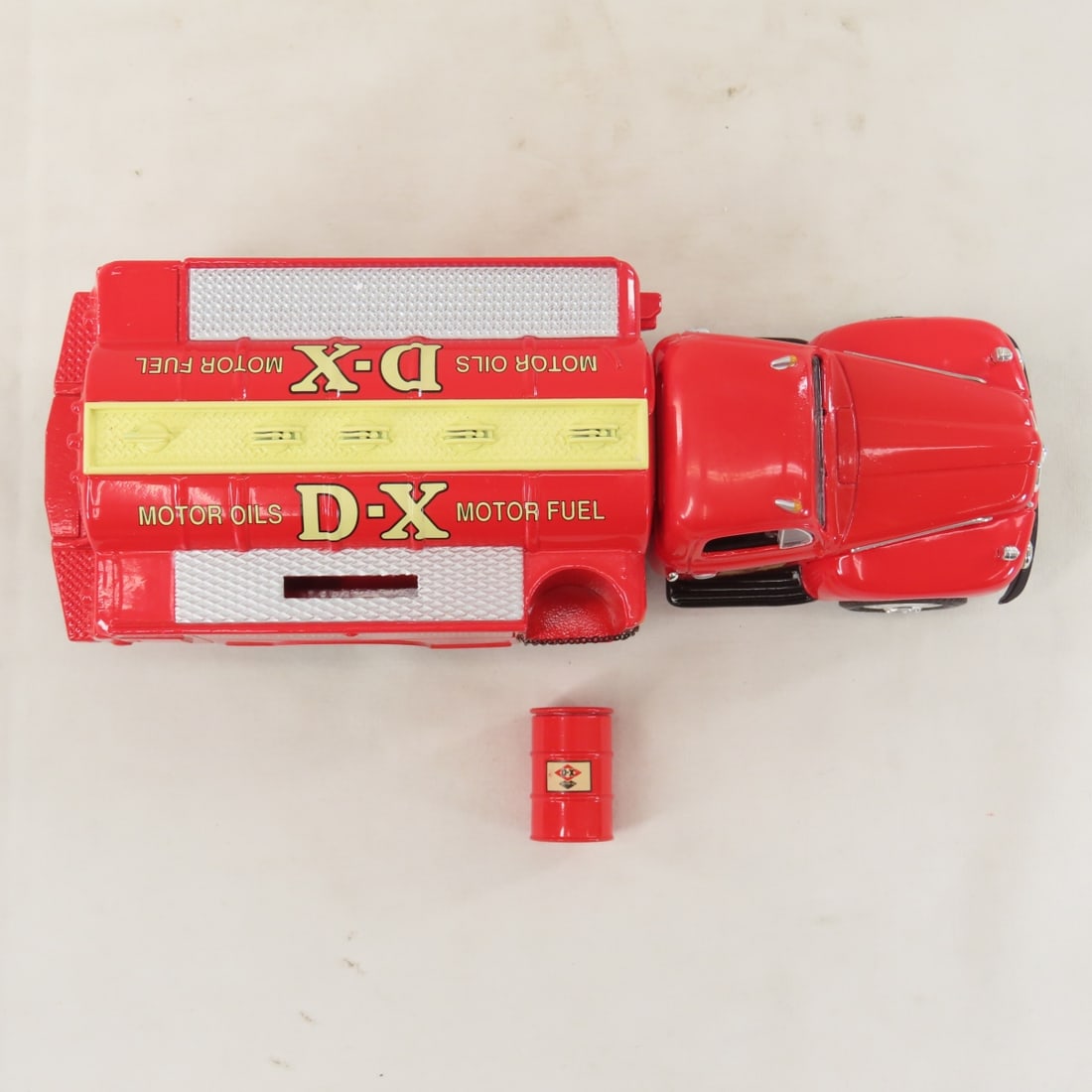 1st Gear 1:34 Mid-Continent Ford F6 Fuel Tanker - 9