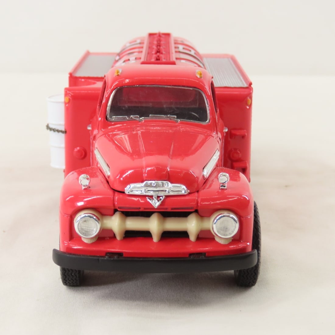 1st Gear 1:34 Phillips 66 1951 Ford F6 Fuel Tanker - 8