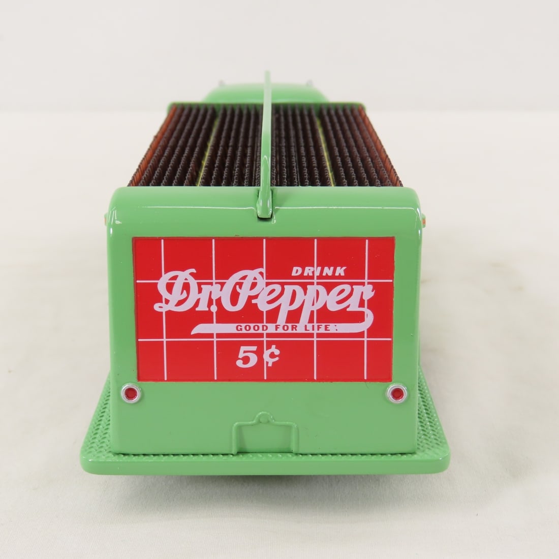 1st Gear 1:34 Dr. Pepper Ford F6 Bottler's Truck - 4