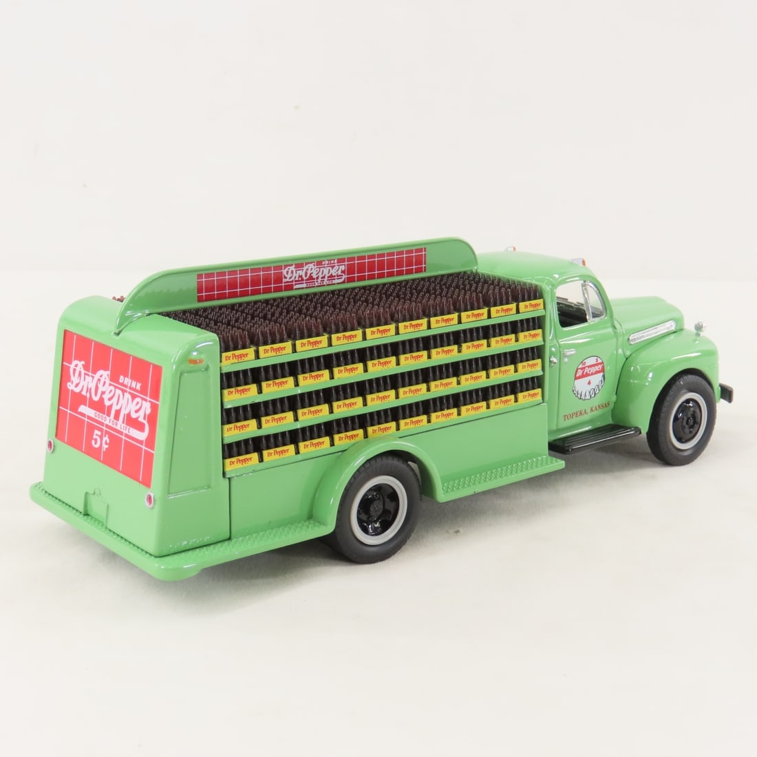 1st Gear 1:34 Dr. Pepper Ford F6 Bottler's Truck - 5