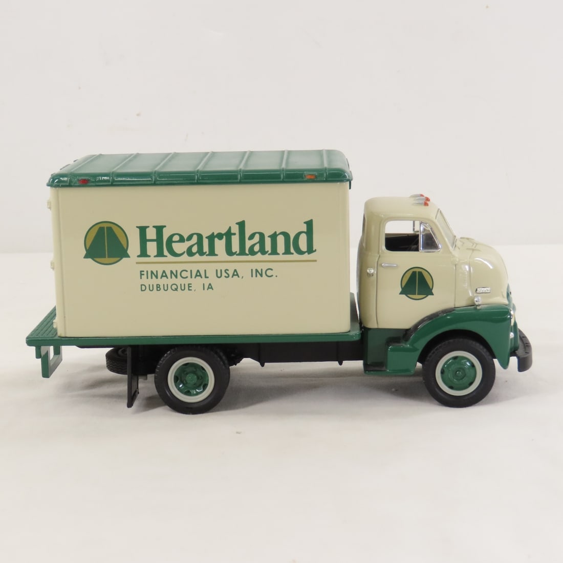 1st Gear 1:34 Heartland GMC 1952 Dry Goods Van - 6