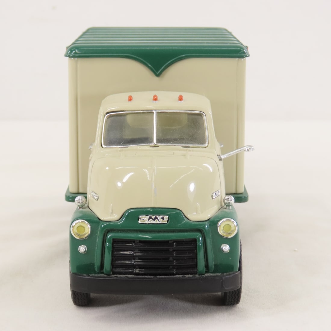 1st Gear 1:34 Heartland GMC 1952 Dry Goods Van - 8
