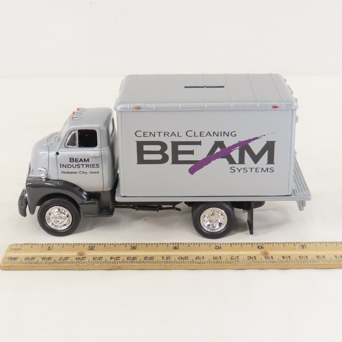 1st Gear 1:34 Beam Ind. GMC 1952 Dry Goods Van - 2