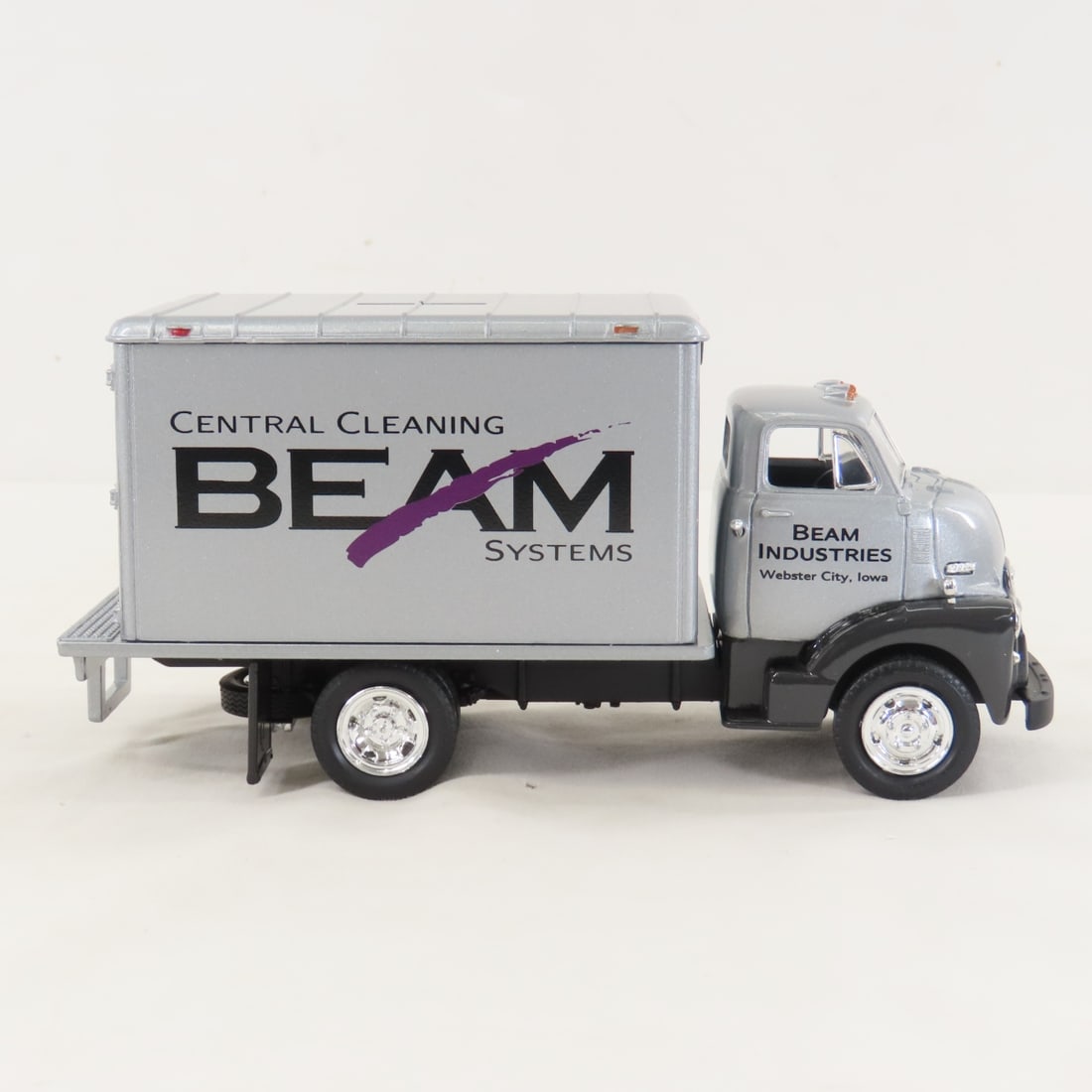 1st Gear 1:34 Beam Ind. GMC 1952 Dry Goods Van - 6