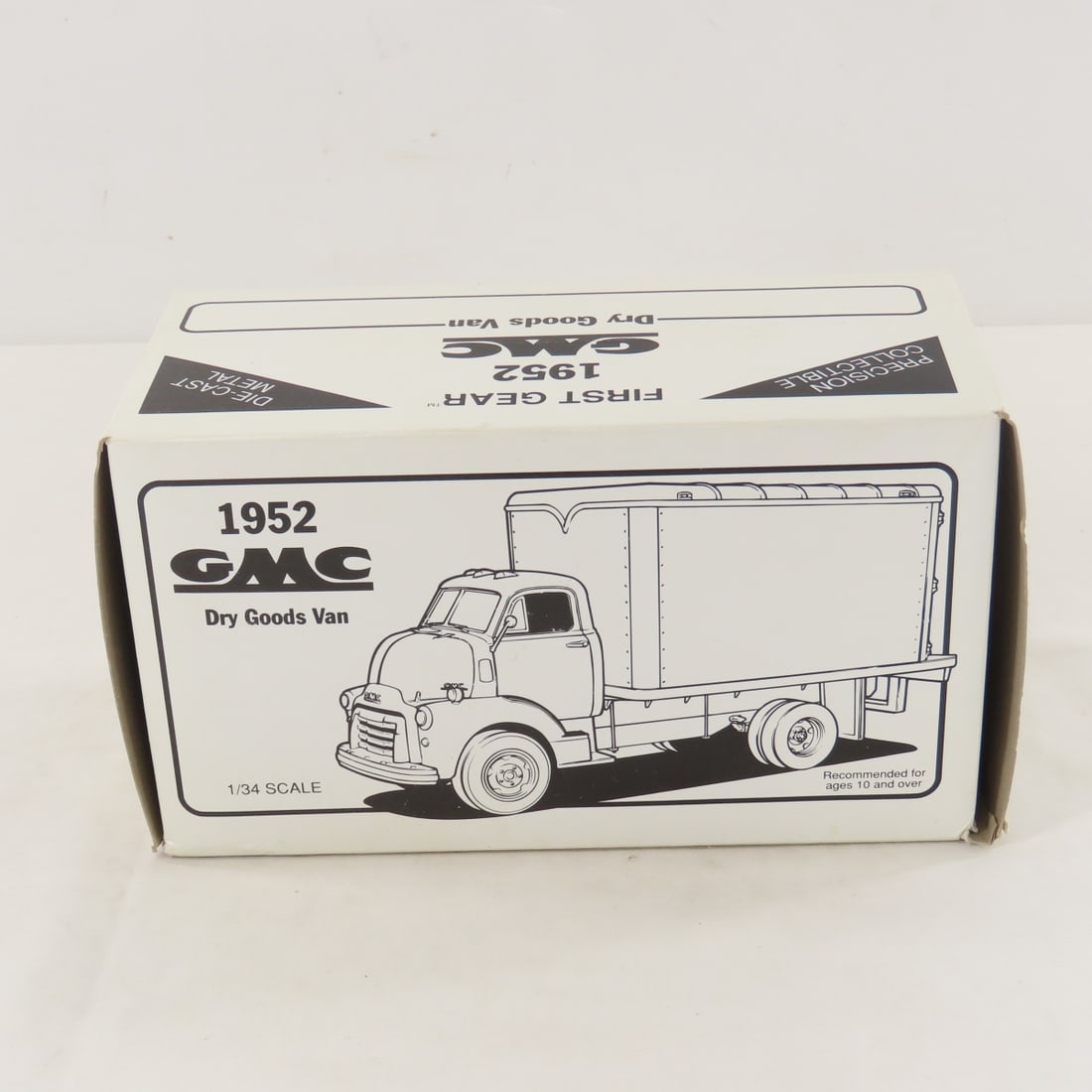 1st Gear 1:34 Graham GMC 1952 Dry Goods Van - 14