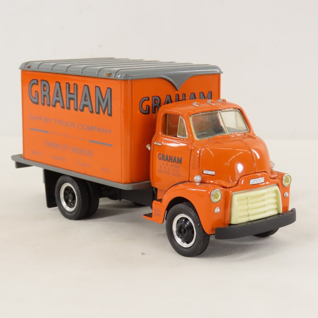 1st Gear 1:34 Graham GMC 1952 Dry Goods Van - 7