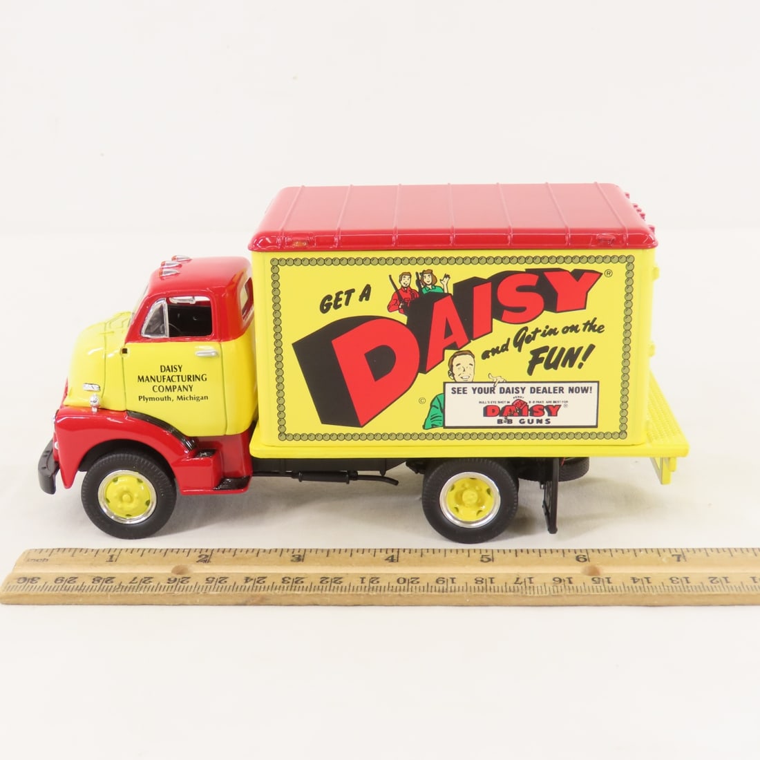 1st Gear 1:34 Daisy BB GMC 1952 Dry Goods Van - 2