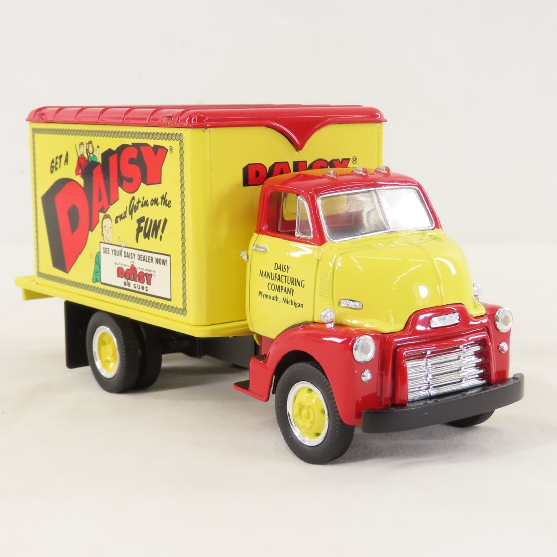 1st Gear 1:34 Daisy BB GMC 1952 Dry Goods Van - 7