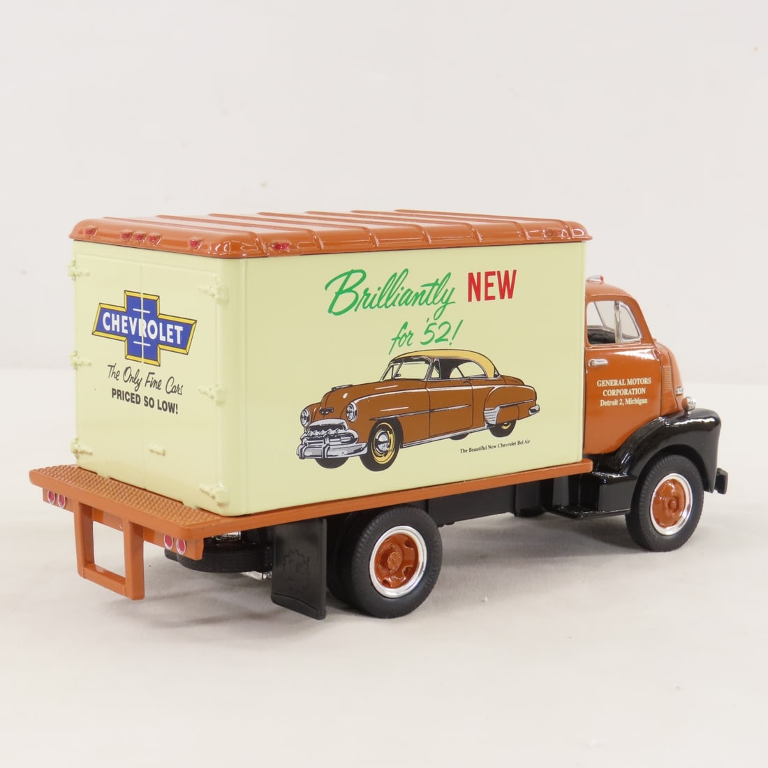 1st Gear 1:34 Chevrolet GMC 1952 Insulated Van - 5