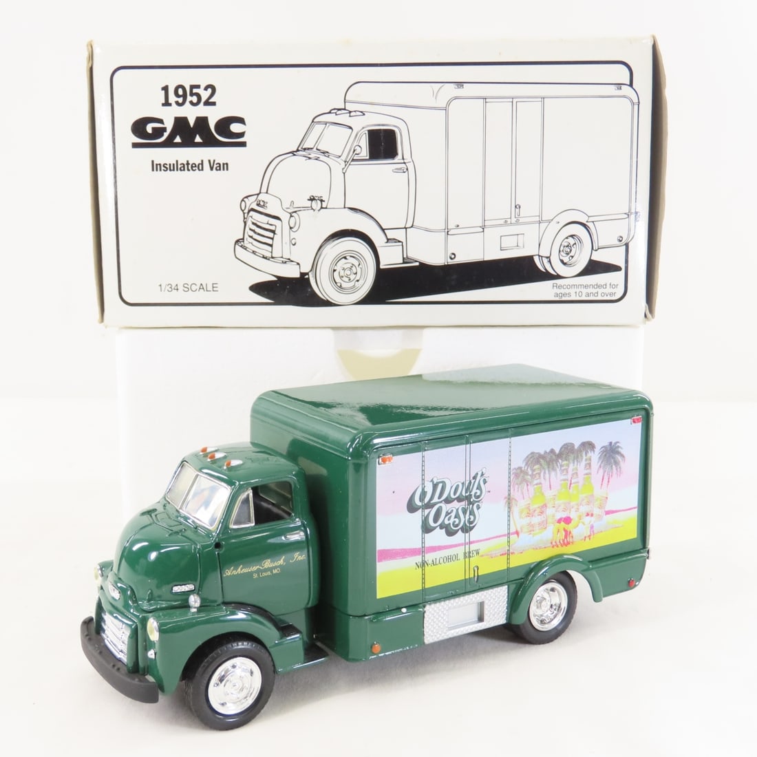 1st Gear 1:34 O'Douls Oasis GMC 1952 Insulated Van: 1st Gear 1:34 O'Douls Oasis GMC 1952 Insulated Van - Diecast Metal 19-1352 O'Douls Oasis. LOT SIZE: 8x5x4" 2 LBS All information and photos, which are part of the description, are intended to be as