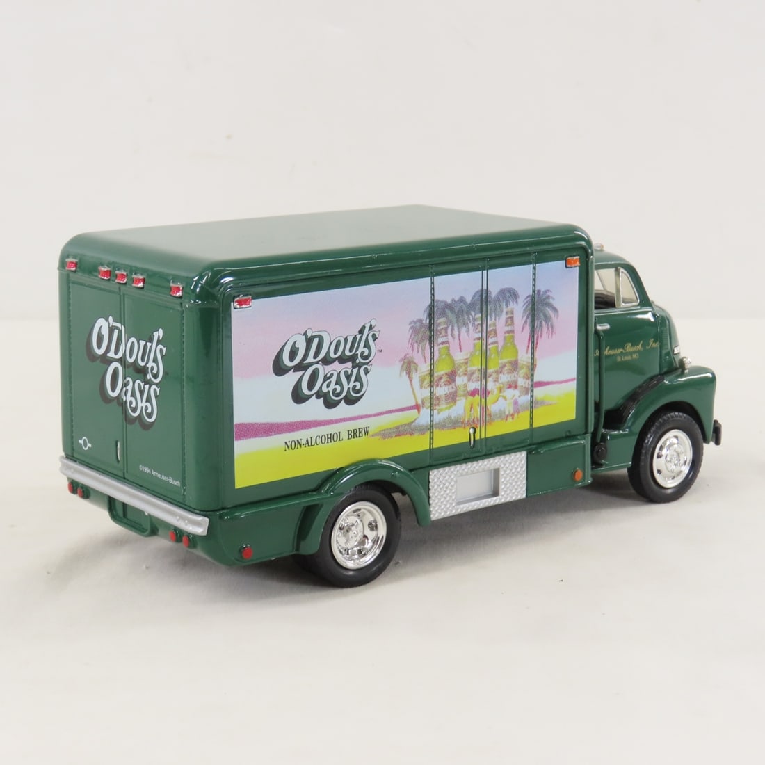 1st Gear 1:34 O'Douls Oasis GMC 1952 Insulated Van - 5