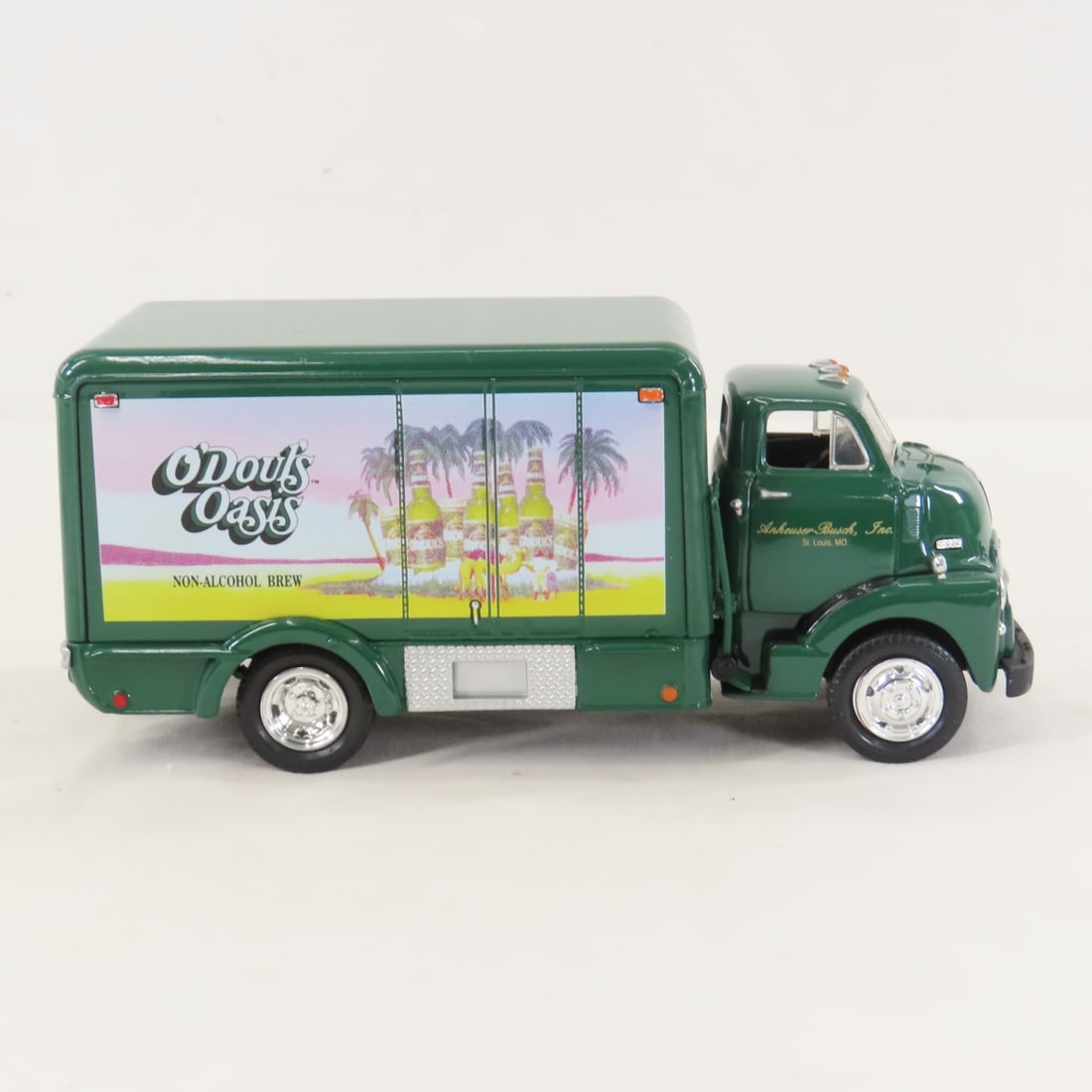1st Gear 1:34 O'Douls Oasis GMC 1952 Insulated Van - 6