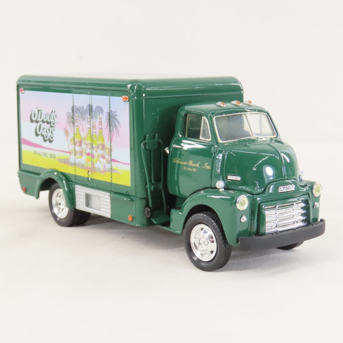 1st Gear 1:34 O'Douls Oasis GMC 1952 Insulated Van - 7