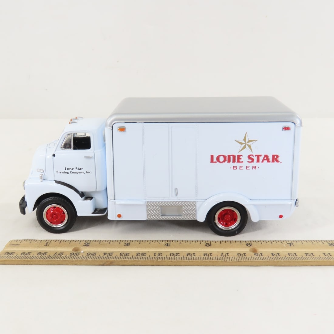 1st Gear 1:34 Lone Star GMC 1952 Insulated Van - 2