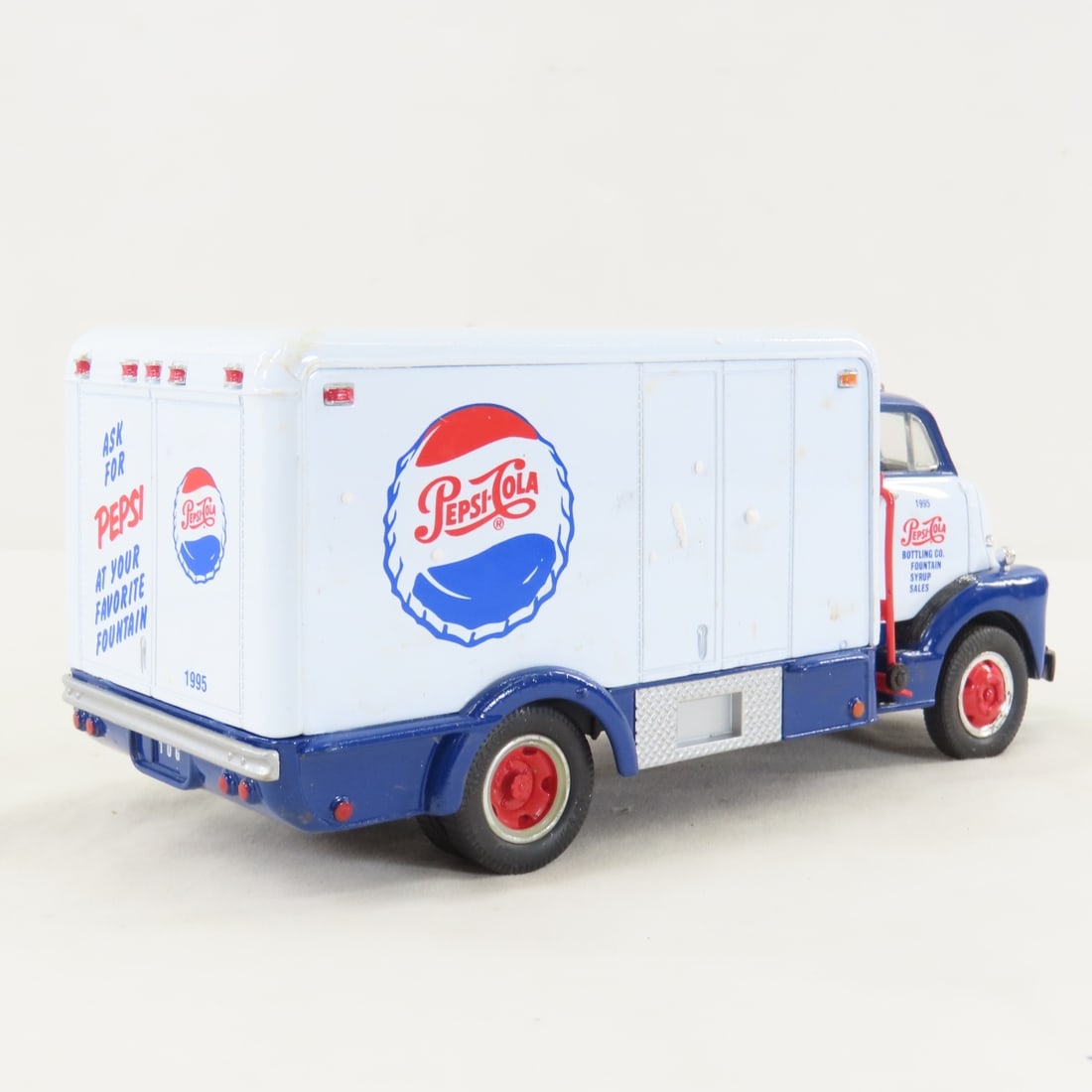 1st Gear 1:34 Pepsi Cola GMC 1952 Insulated Van - 5