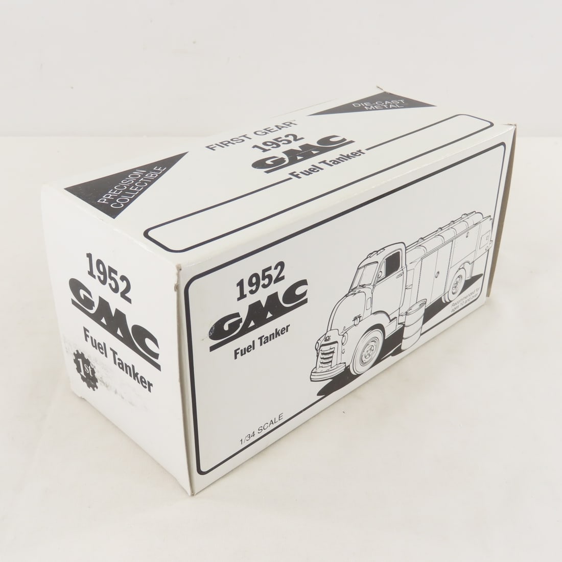1st Gear 1:34 Kendall Oil GMC 1952 Fuel Tanker - 14