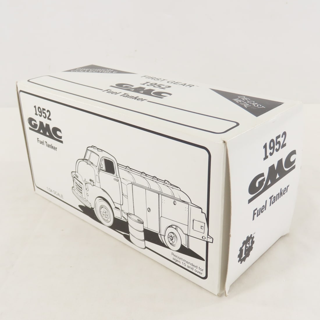 1st Gear 1:34 Kendall Oil GMC 1952 Fuel Tanker - 16