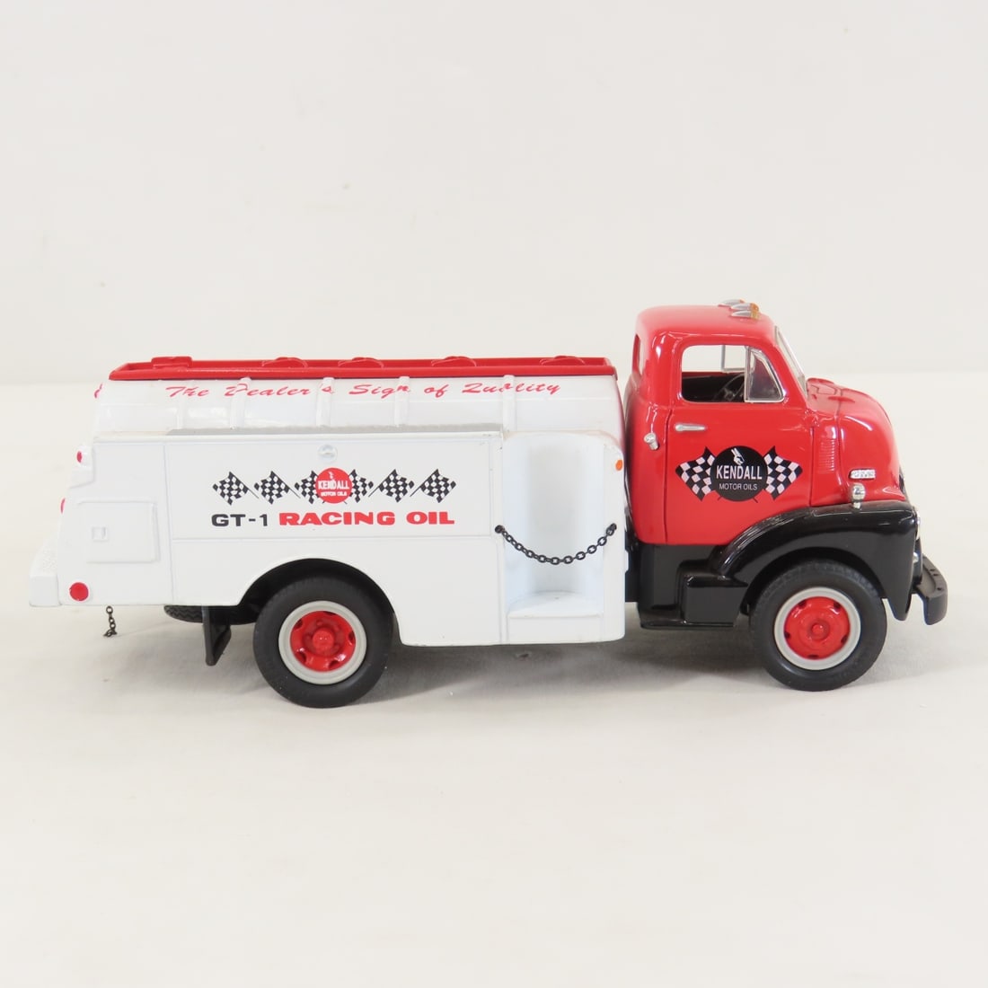 1st Gear 1:34 Kendall Oil GMC 1952 Fuel Tanker - 6