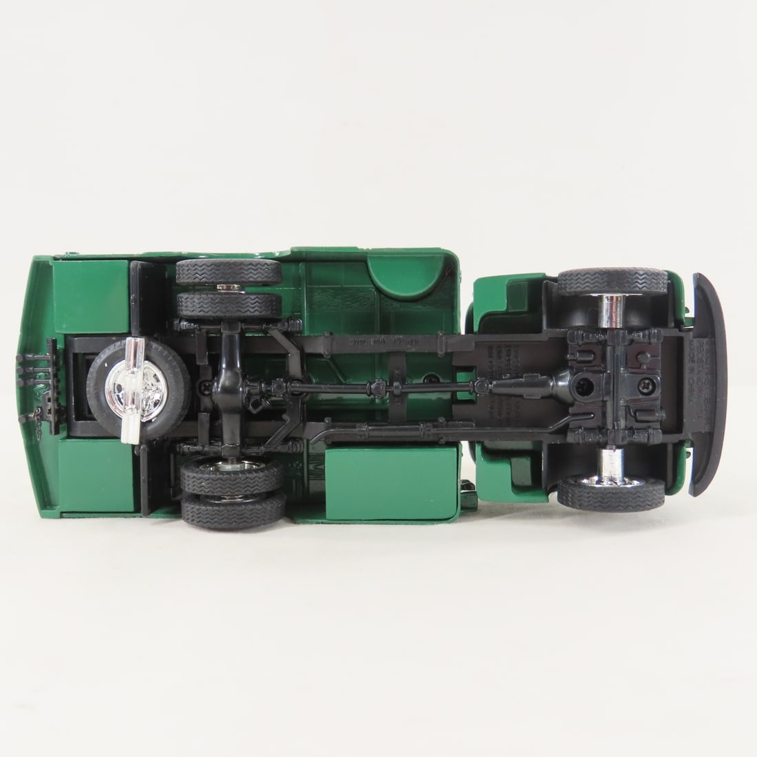1st Gear 1:34 Valvoline GMC 1952 Fuel Tanker - 11