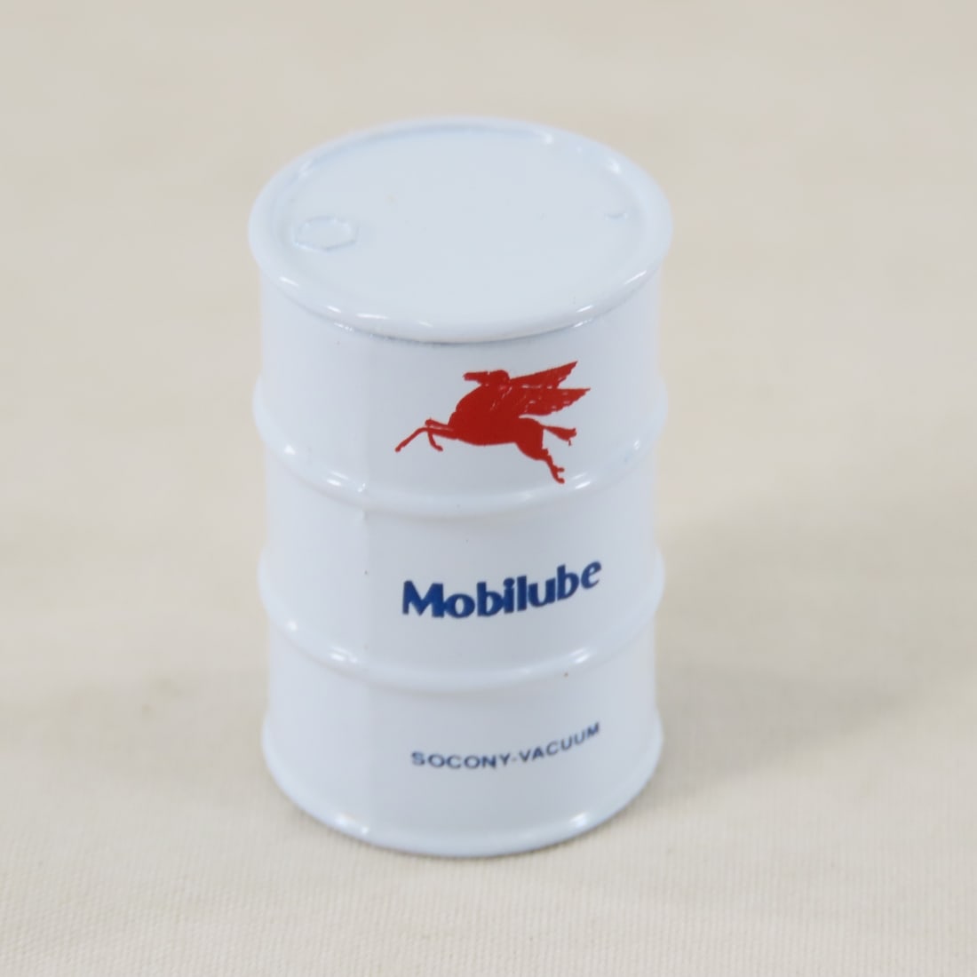 1st Gear 1:34 Mobil Lube GMC 1952 Fuel Tanker - 12