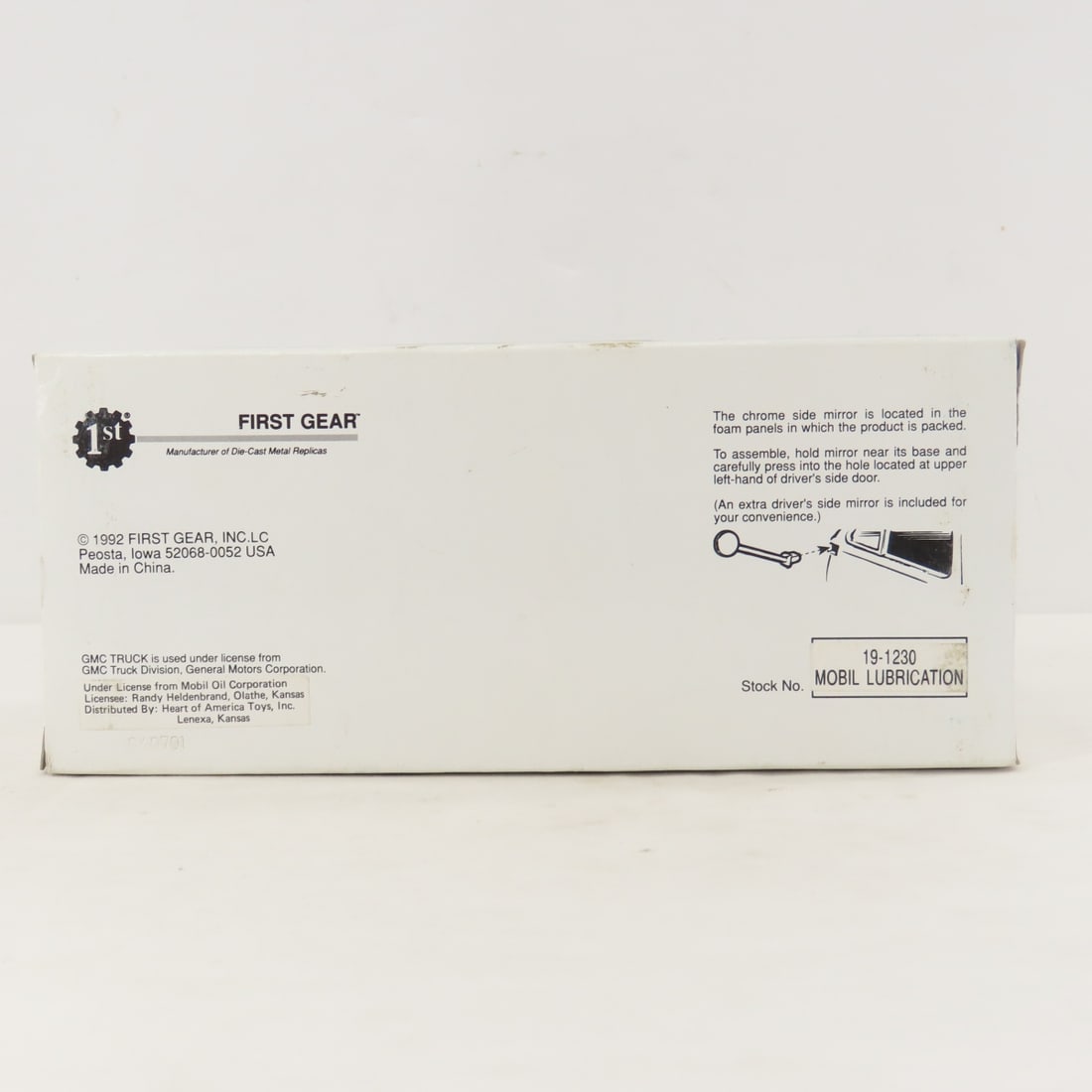 1st Gear 1:34 Mobil Lube GMC 1952 Fuel Tanker - 17
