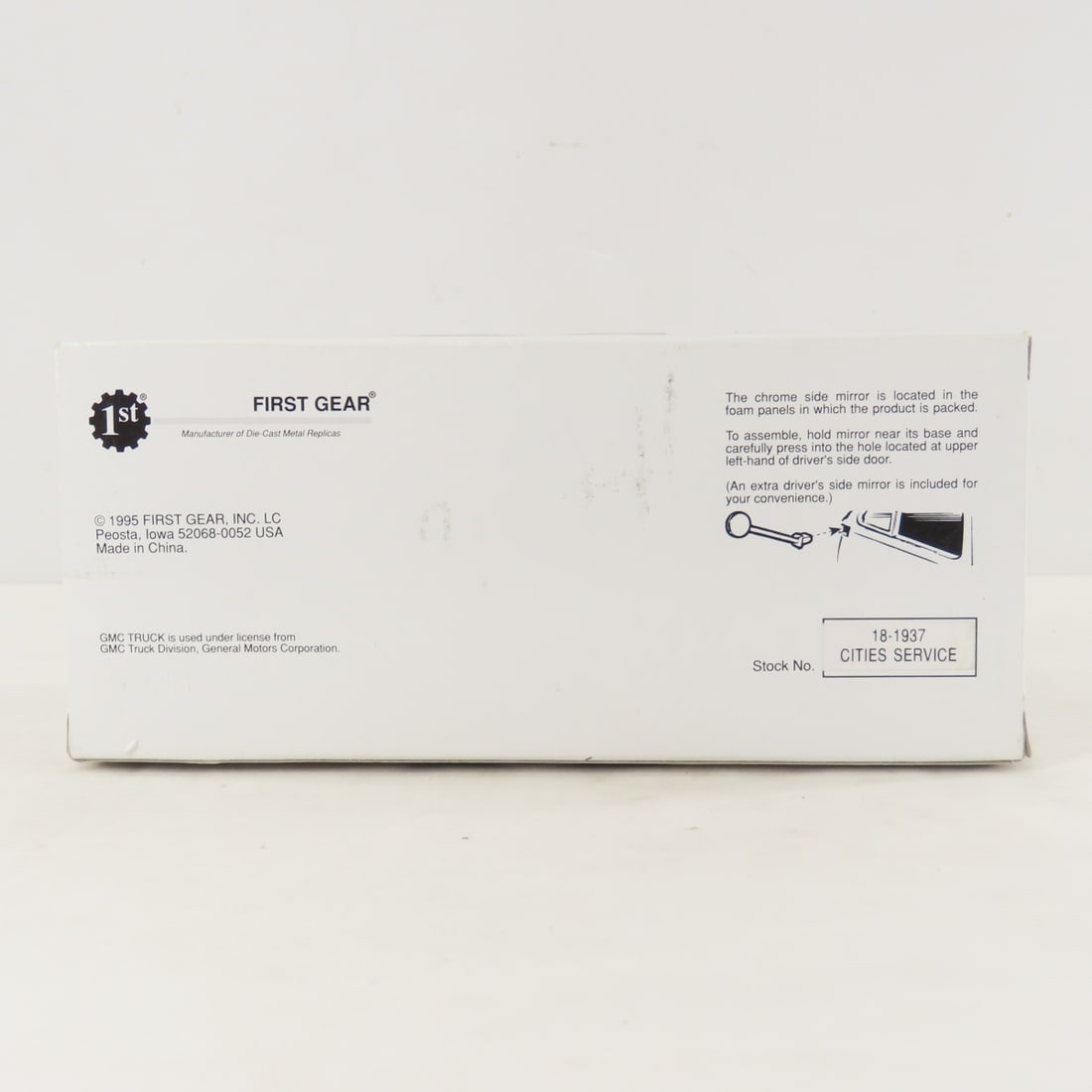 1st Gear 1:34 Cities Service GMC 1952 Fuel Tanker - 17