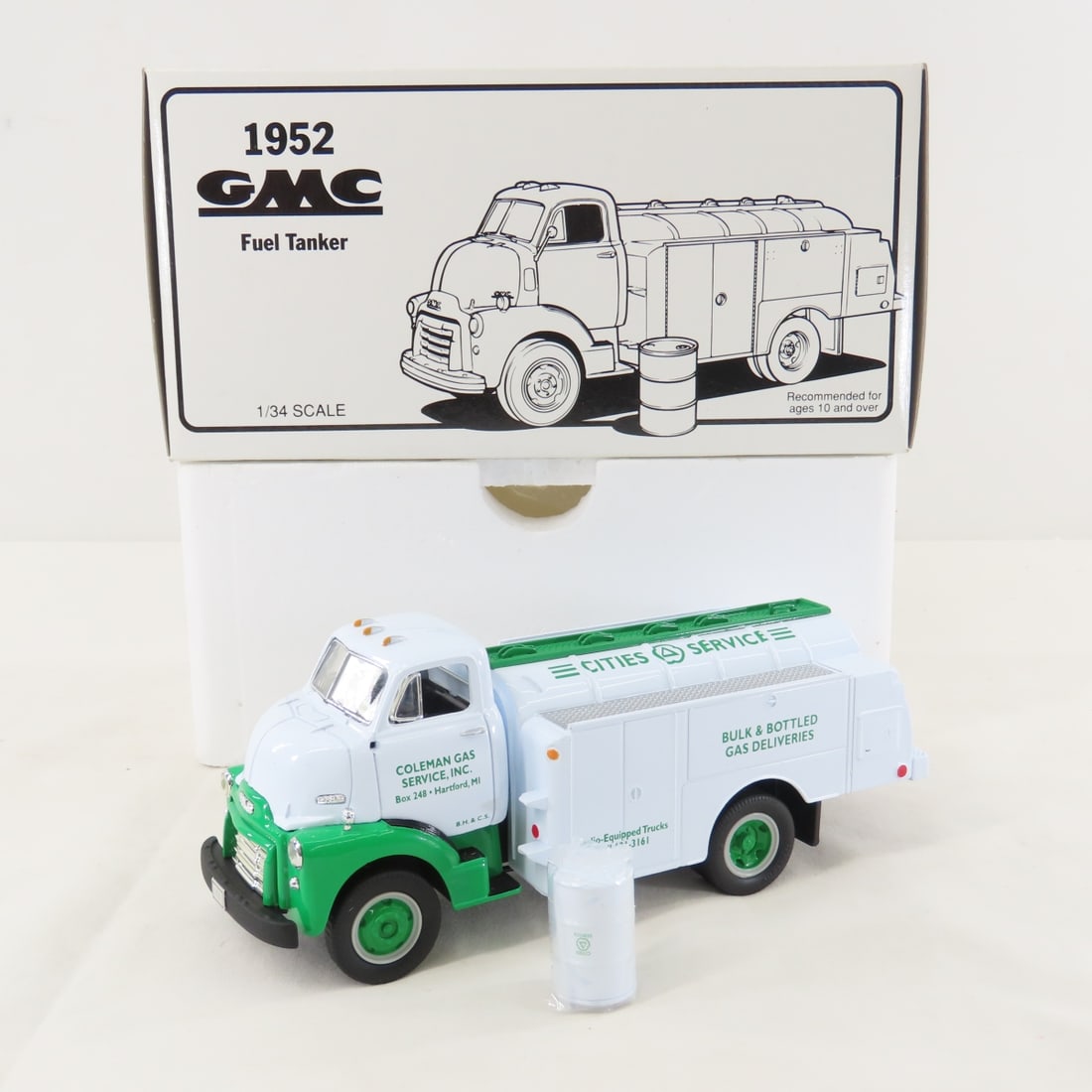 1st Gear 1:34 Cities Service GMC 1952 Fuel Tanker: 1st Gear 1:34 Cities Service GMC 1952 Fuel Tanker - Diecast Metal 18-1937. LOT SIZE: 8x5x4" 2 LBS All information and photos, which are part of the description, are intended to be as accurate as