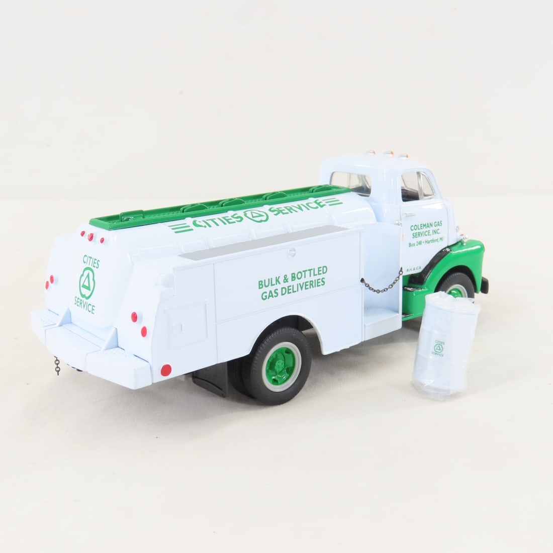 1st Gear 1:34 Cities Service GMC 1952 Fuel Tanker - 5