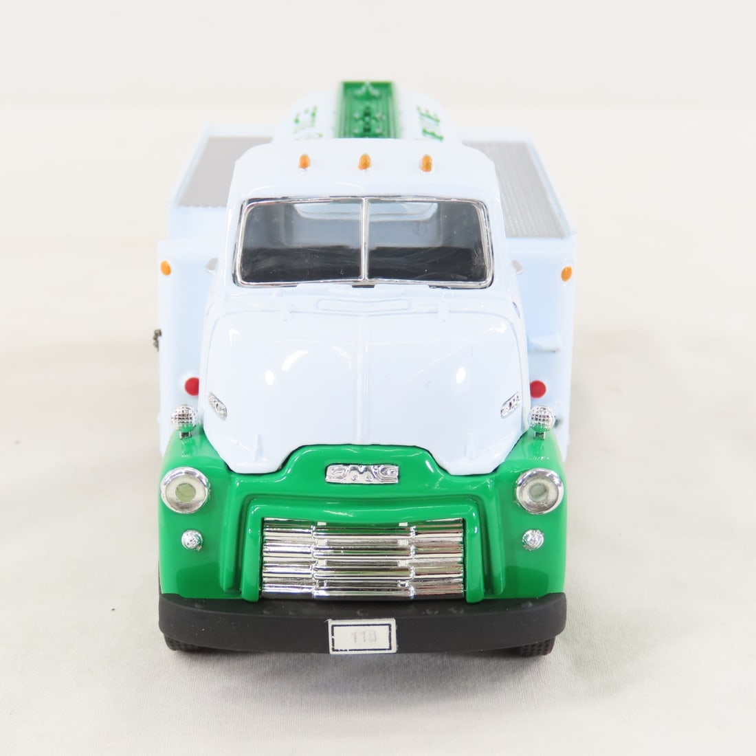 1st Gear 1:34 Cities Service GMC 1952 Fuel Tanker - 8