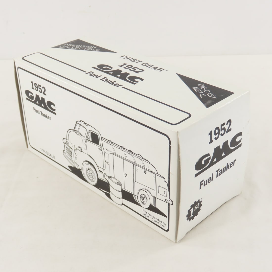 1st Gear 1:34 Mobil Lube GMC 1952 Fuel Tanker - 16