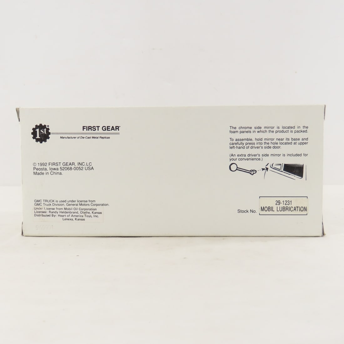 1st Gear 1:34 Mobil Lube GMC 1952 Fuel Tanker - 17