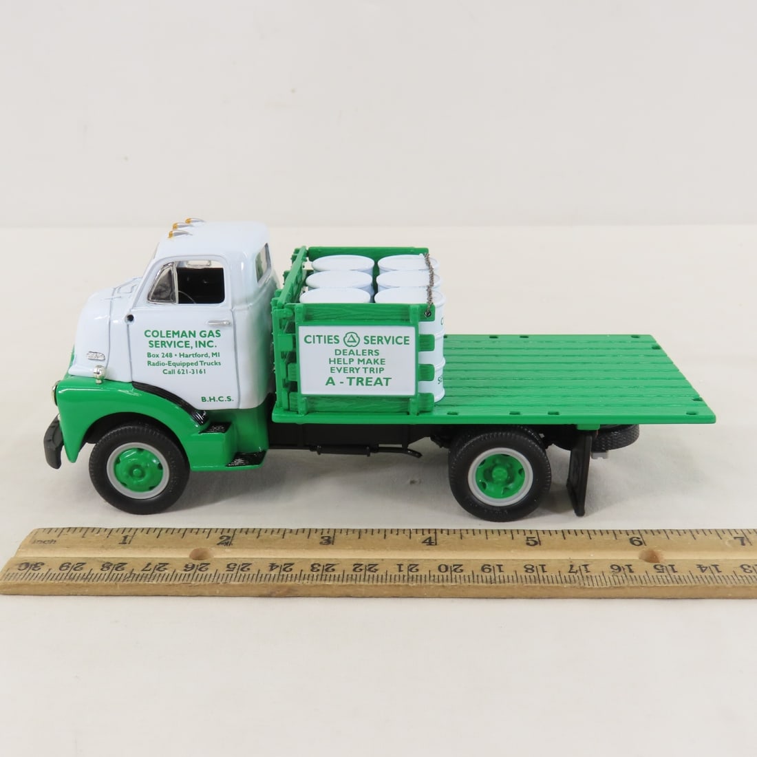 1st Gear 1:34 Cities Service 1952 GMC Stake Truck - 2