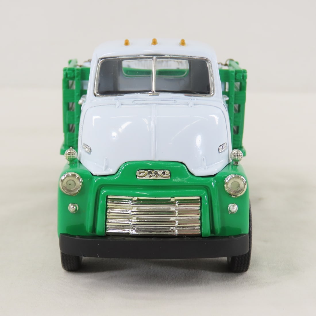 1st Gear 1:34 Cities Service 1952 GMC Stake Truck - 8