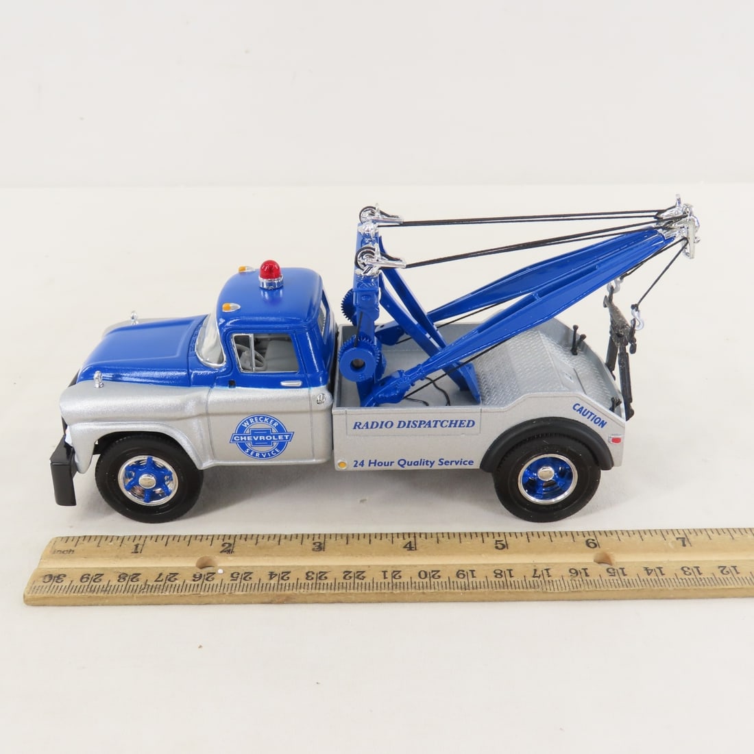 1st Gear 1:34 Diecast Chevrolet 1958 GMC Tow Truck - 2