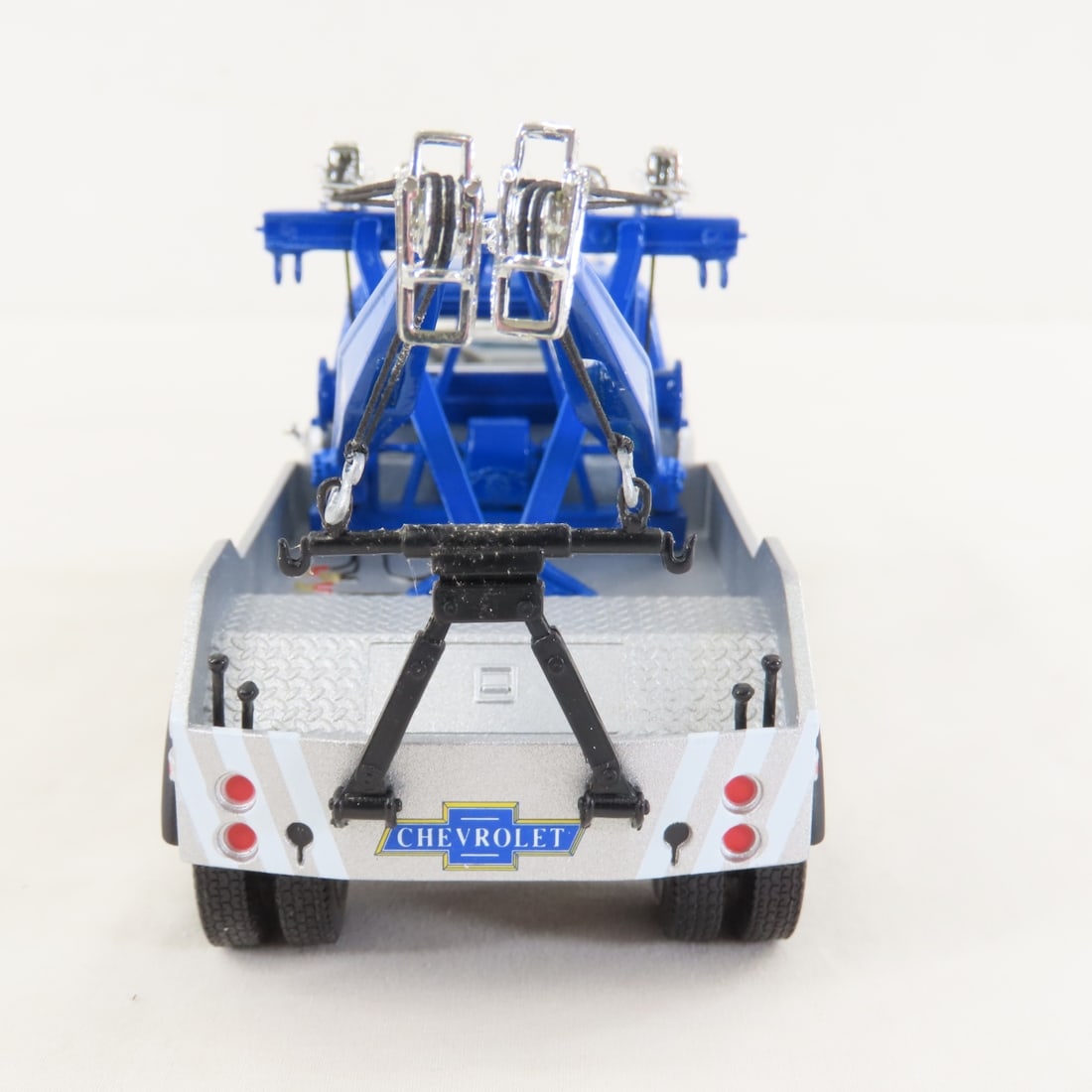 1st Gear 1:34 Diecast Chevrolet 1958 GMC Tow Truck - 4
